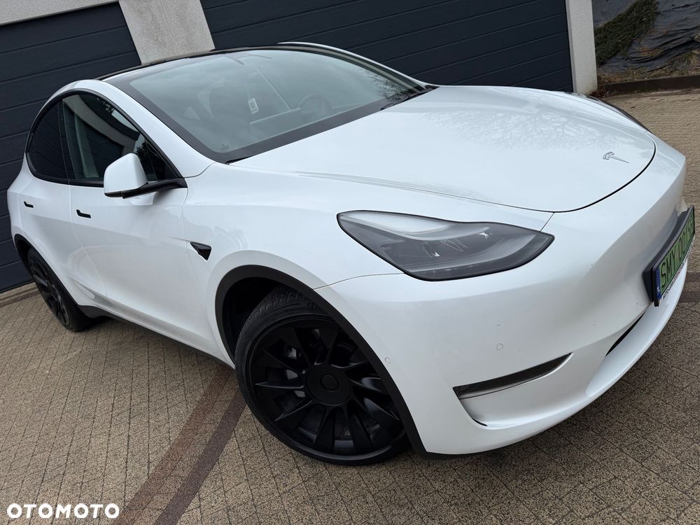 Tesla Model Y Long Range AWD - 15