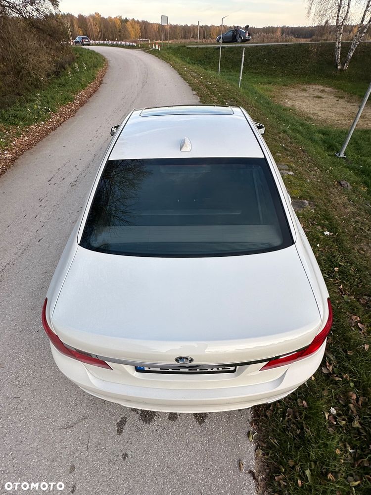 BMW Seria 7 740d xDrive - 26