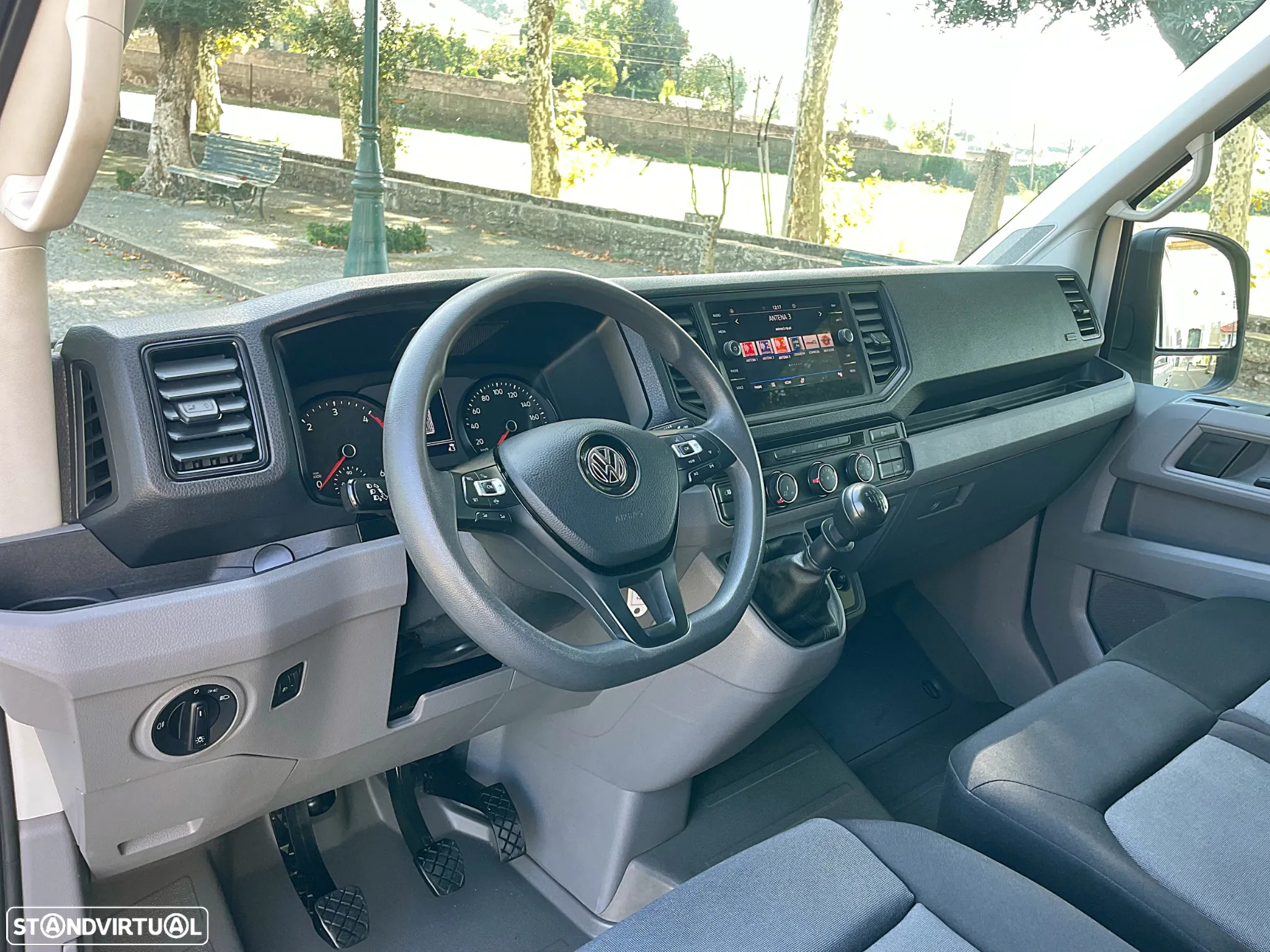 VW Crafter 2.0 TDI L3H3 IVA Dedutível - 14