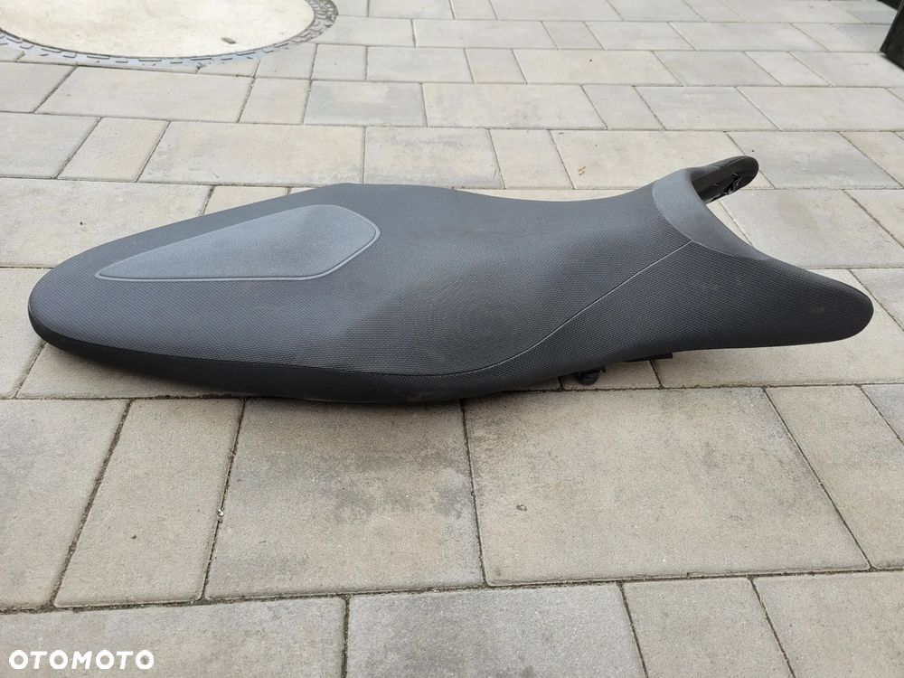 Kanapa, fotel, siedzenie Suzuki Gladius 650 - 3