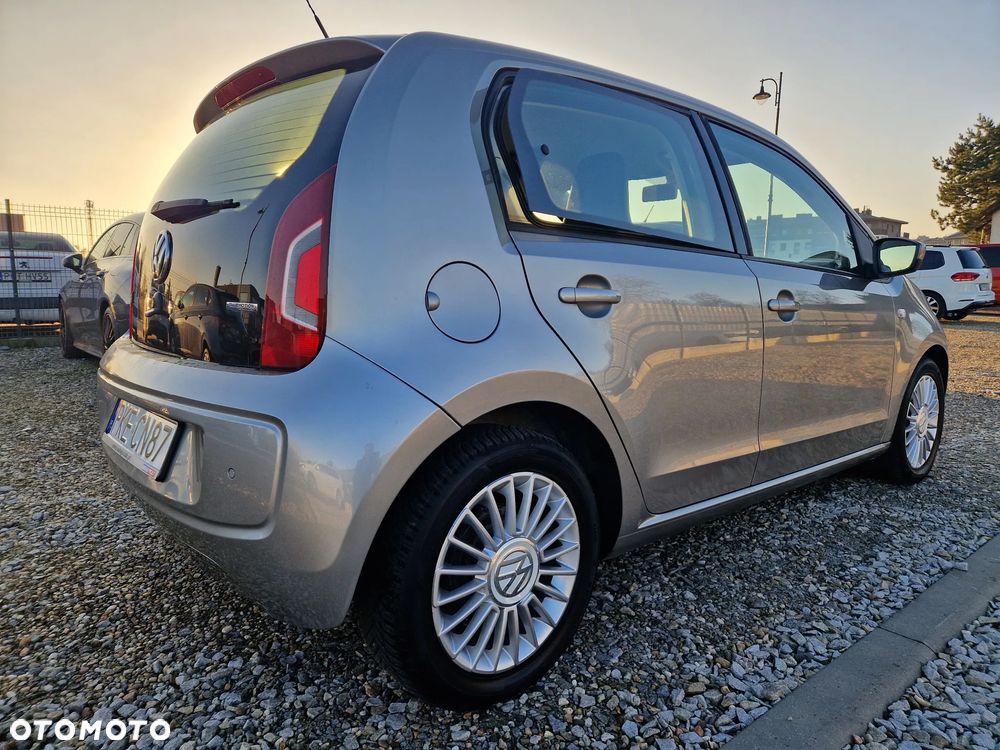 Volkswagen up! BlueMotion Technology cheer - 7