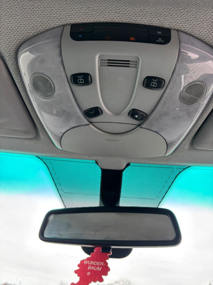 Mercedes-Benz Vito - 30