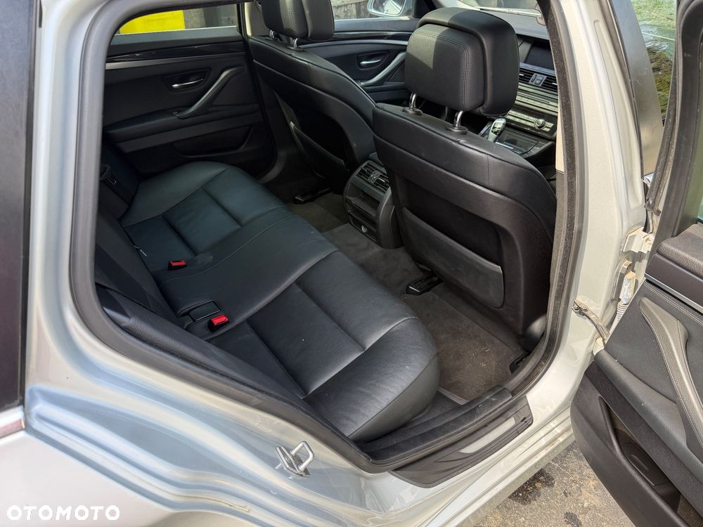 BMW Seria 5 520d - 14