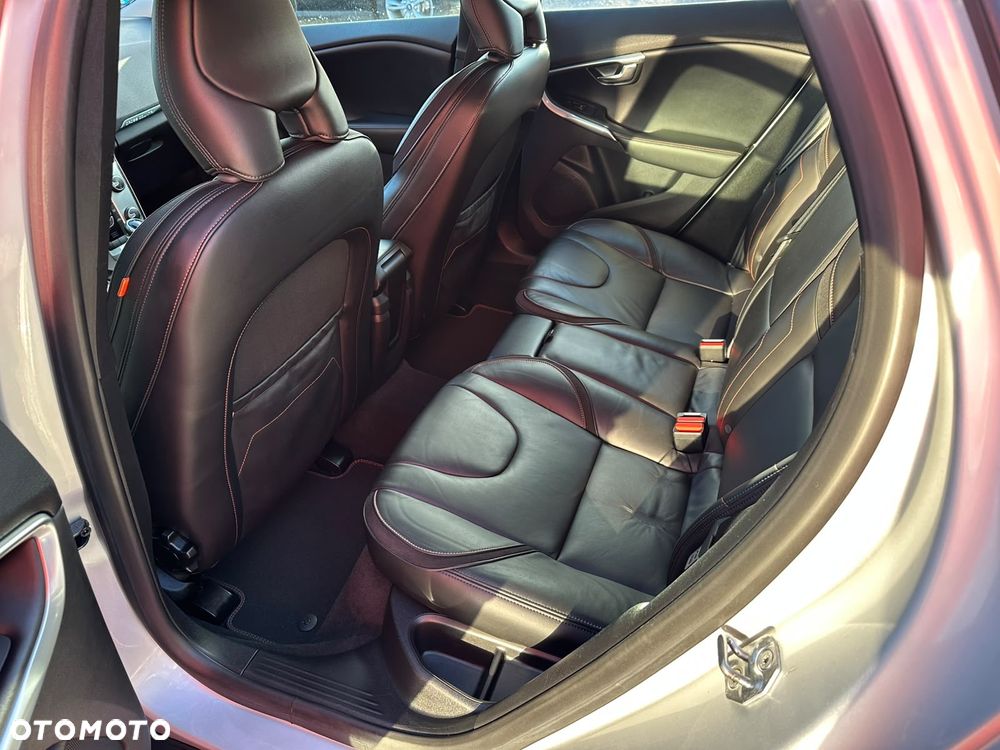 Volvo V40 D2 Base - 16