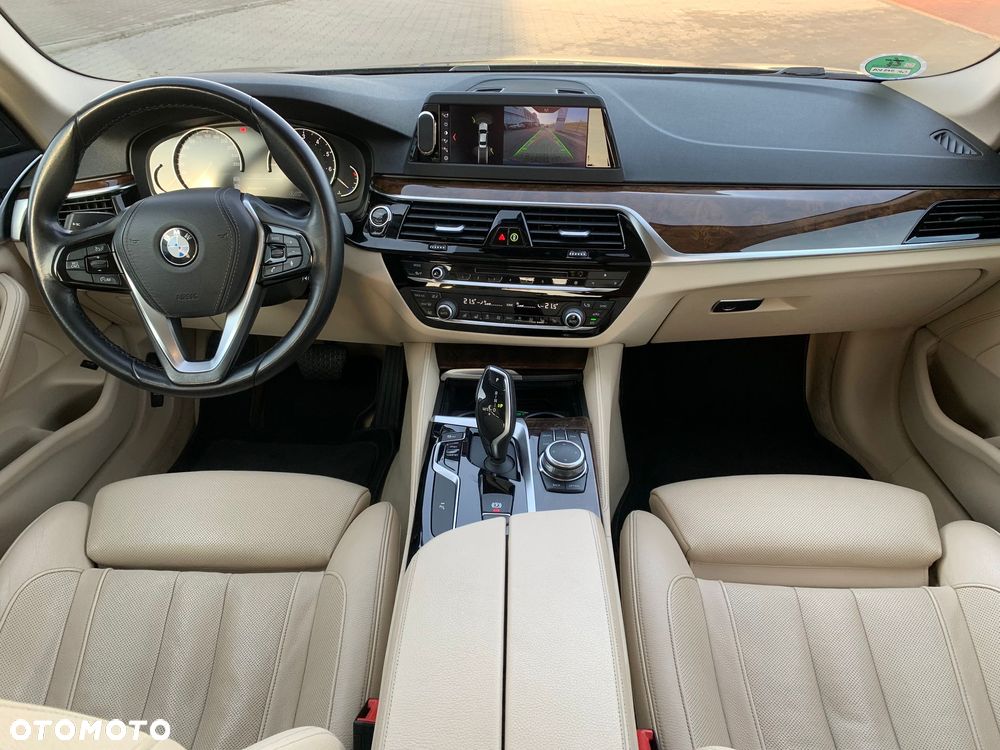 BMW Seria 5 530i GPF xDrive Luxury Line - 29