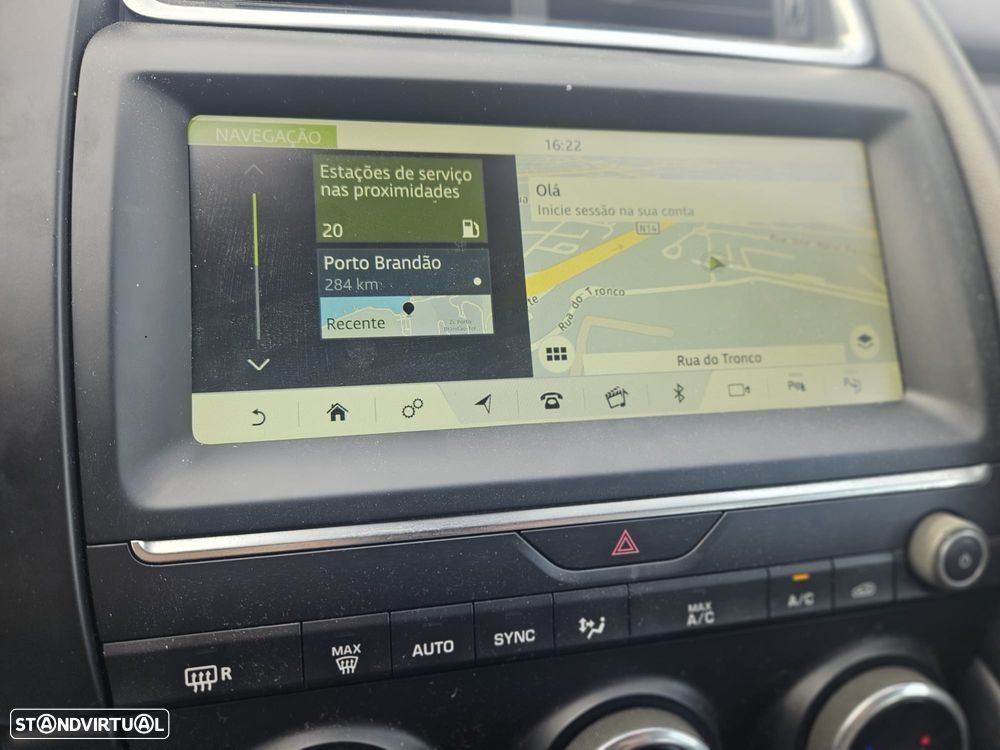 Jaguar E-Pace 2.0 i4D S - 12