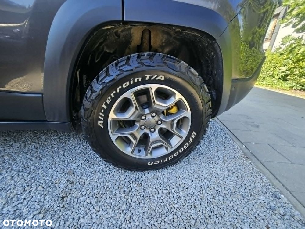 Jeep Cherokee - 9