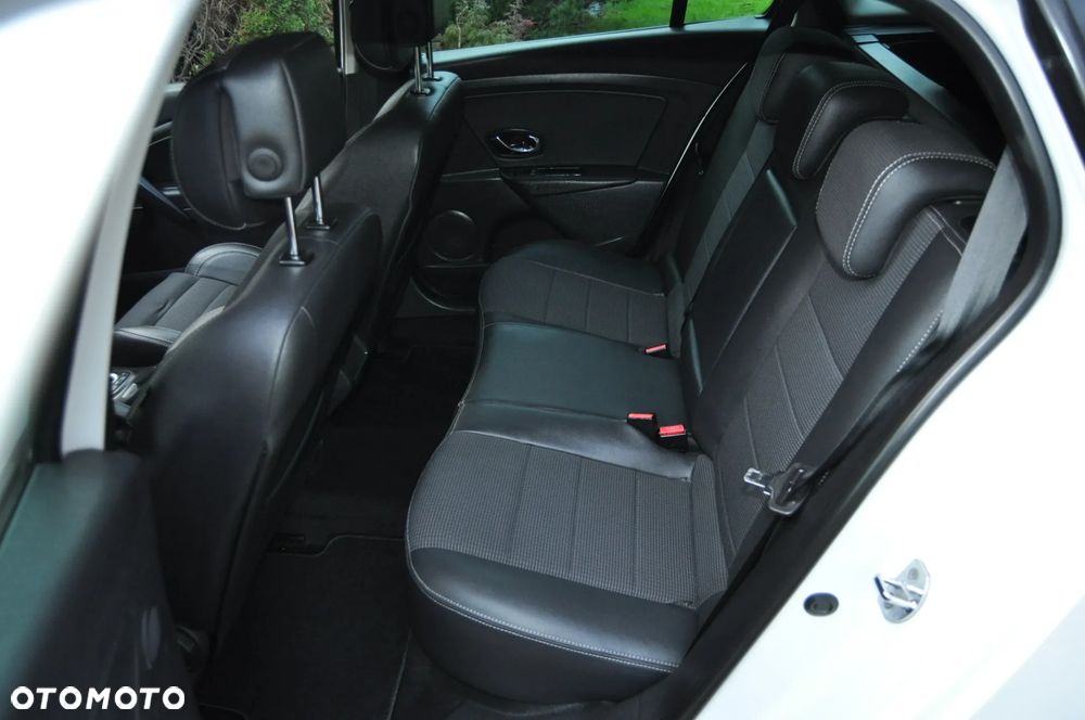 Renault Megane TCe 220 Start & Stop GT 220 - 11