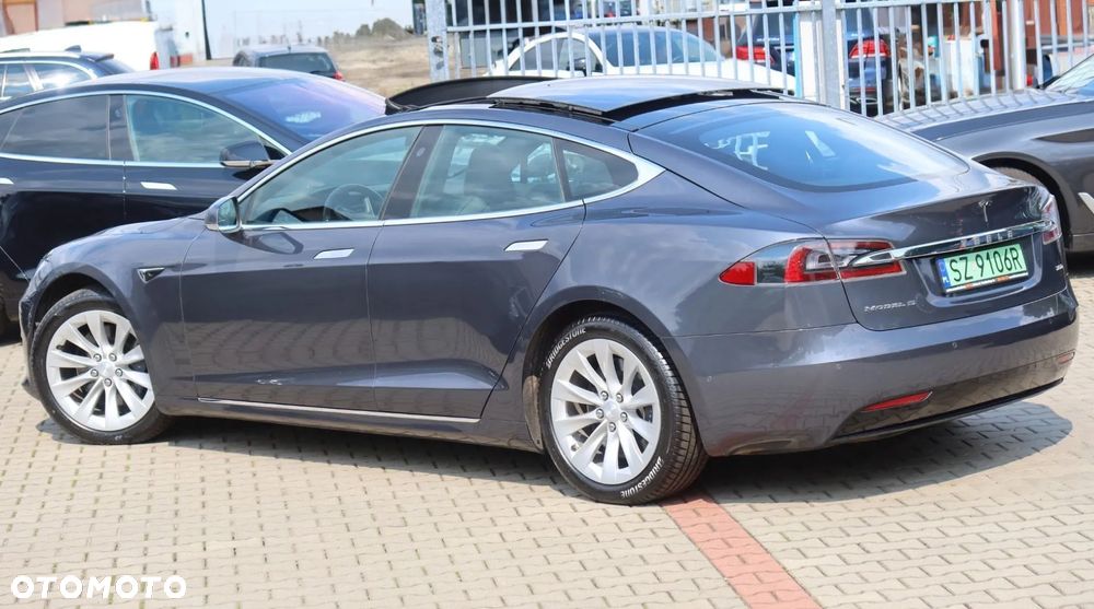 Tesla Model S - 30