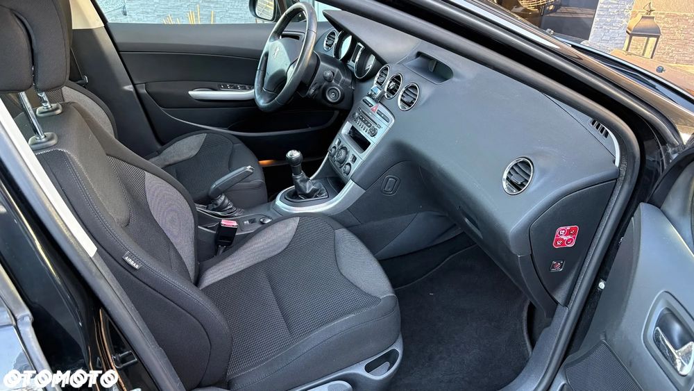 Peugeot 308 1.6 Trendy Navtech - 16