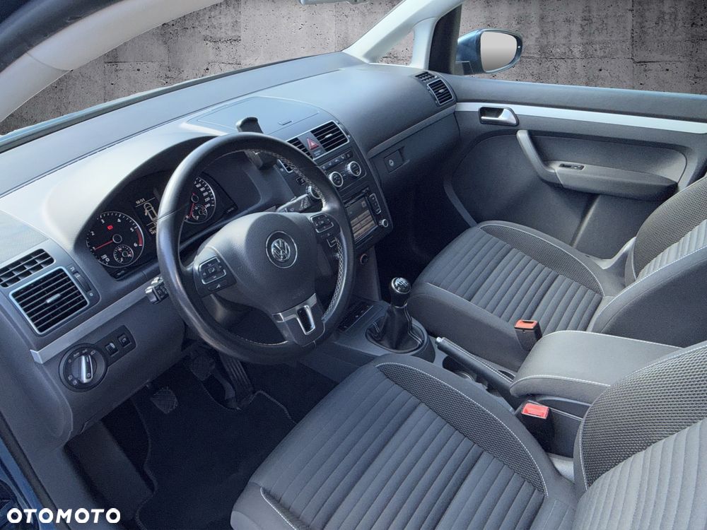 Volkswagen Touran 2.0 TDI DPF BlueMotion Technology Cup - 11
