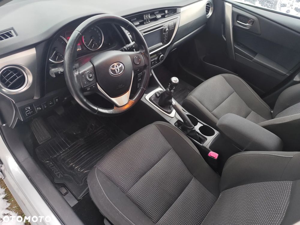 Toyota Auris 1.6 Premium Comfort - 10