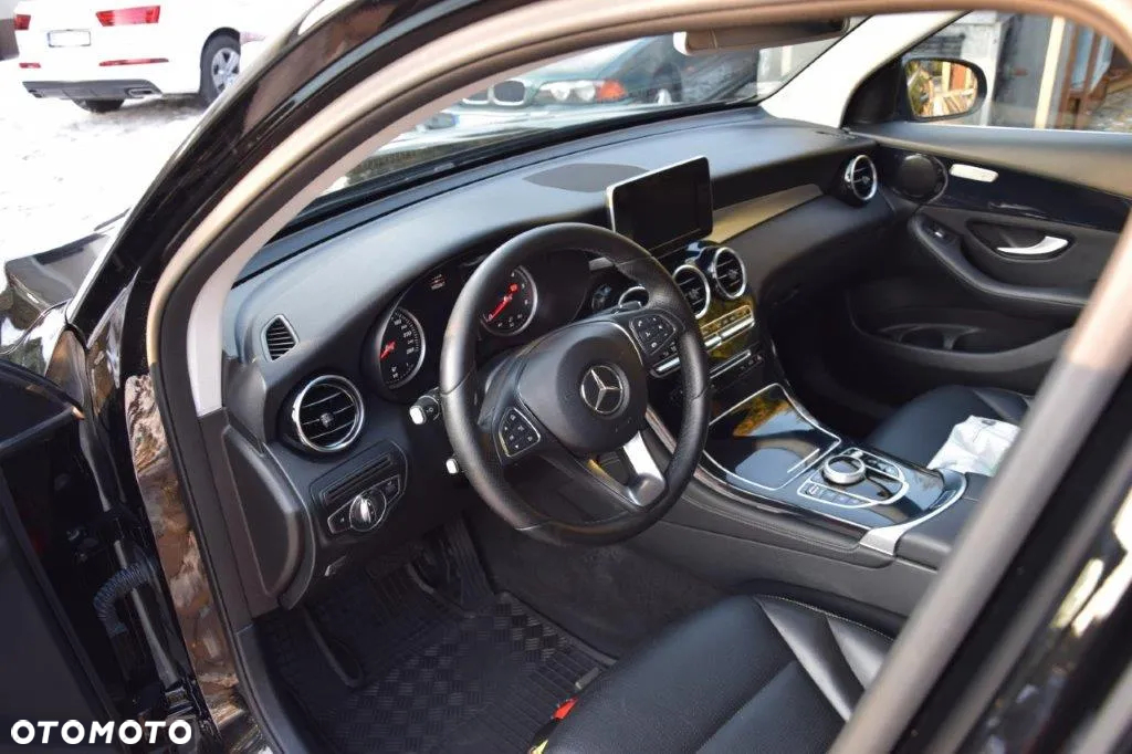 Mercedes-Benz GLC - 13