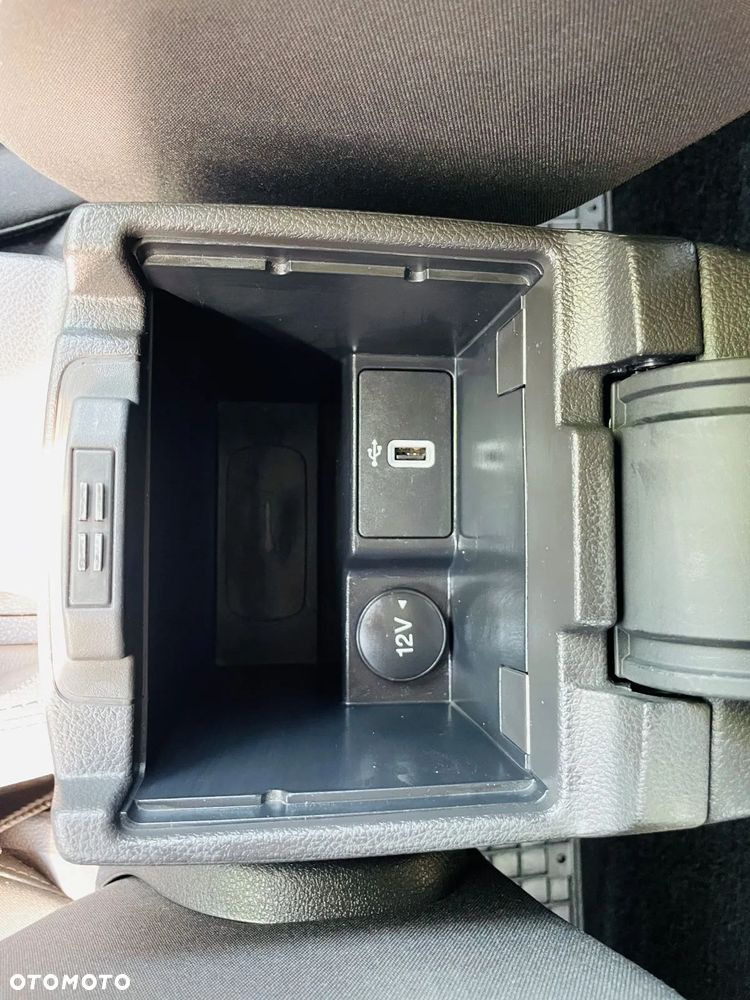 Ford Focus 1.6 SYNC Edition - 32