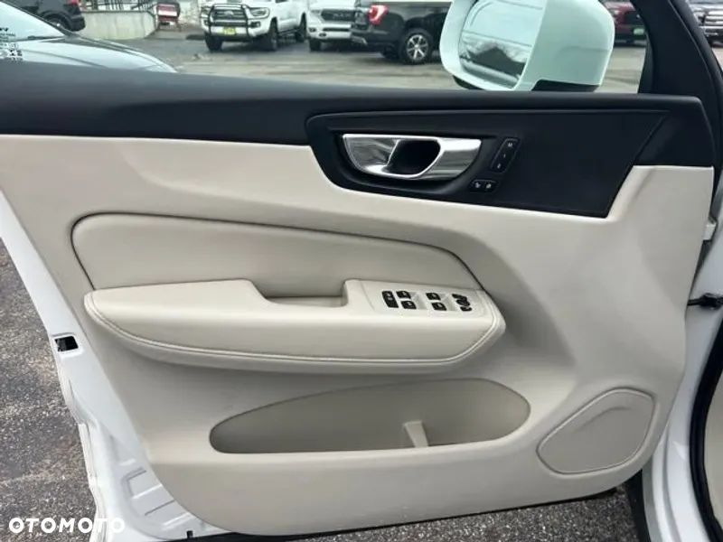 Volvo XC 60 - 8