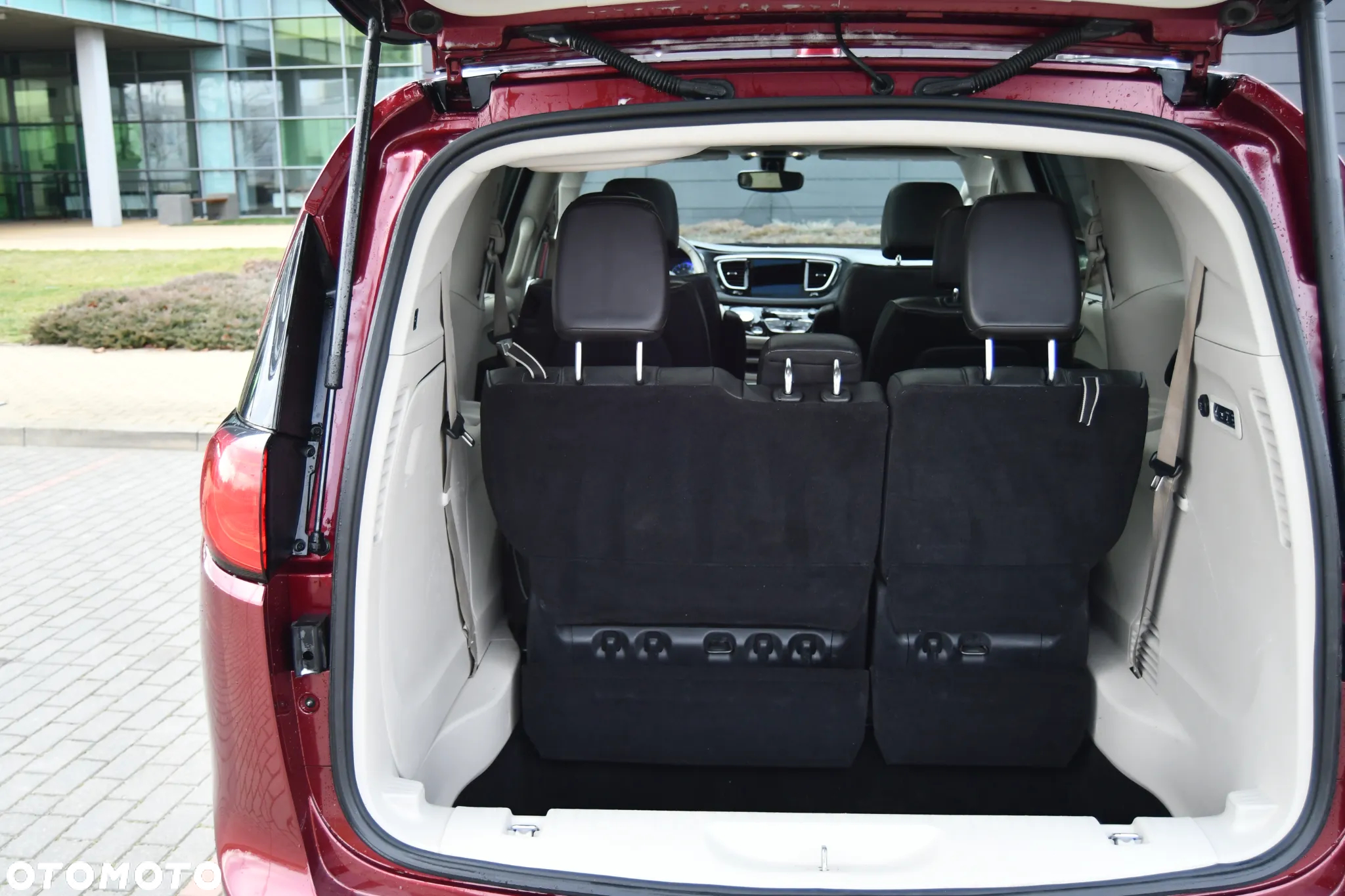 Chrysler Pacifica - 9
