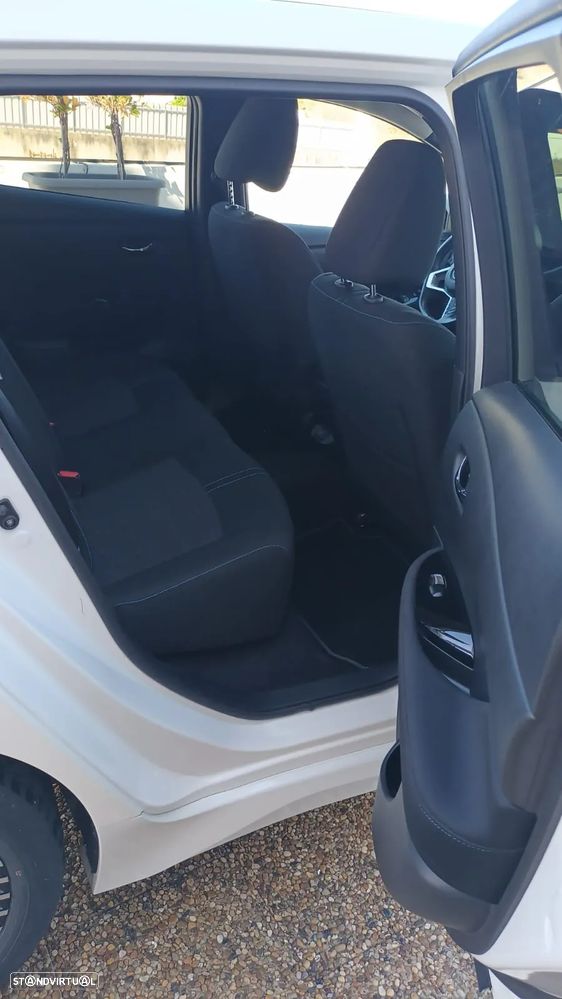 Nissan Leaf - 12
