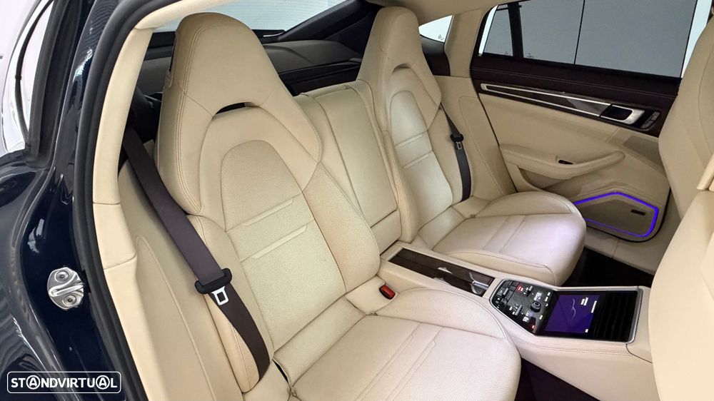 Porsche Panamera 4 E-Hybrid - 13