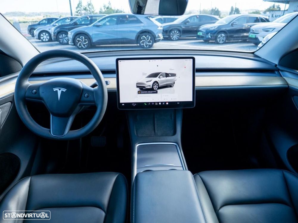 Tesla Model Y Standard - 31