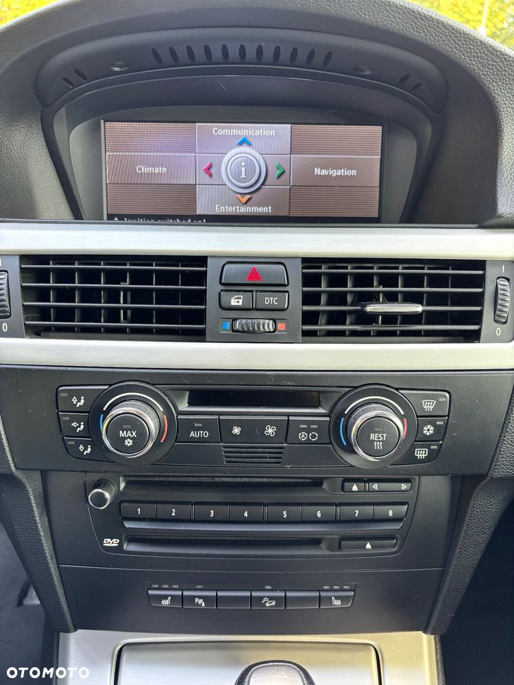 BMW Seria 3 325xi Coupe - 21