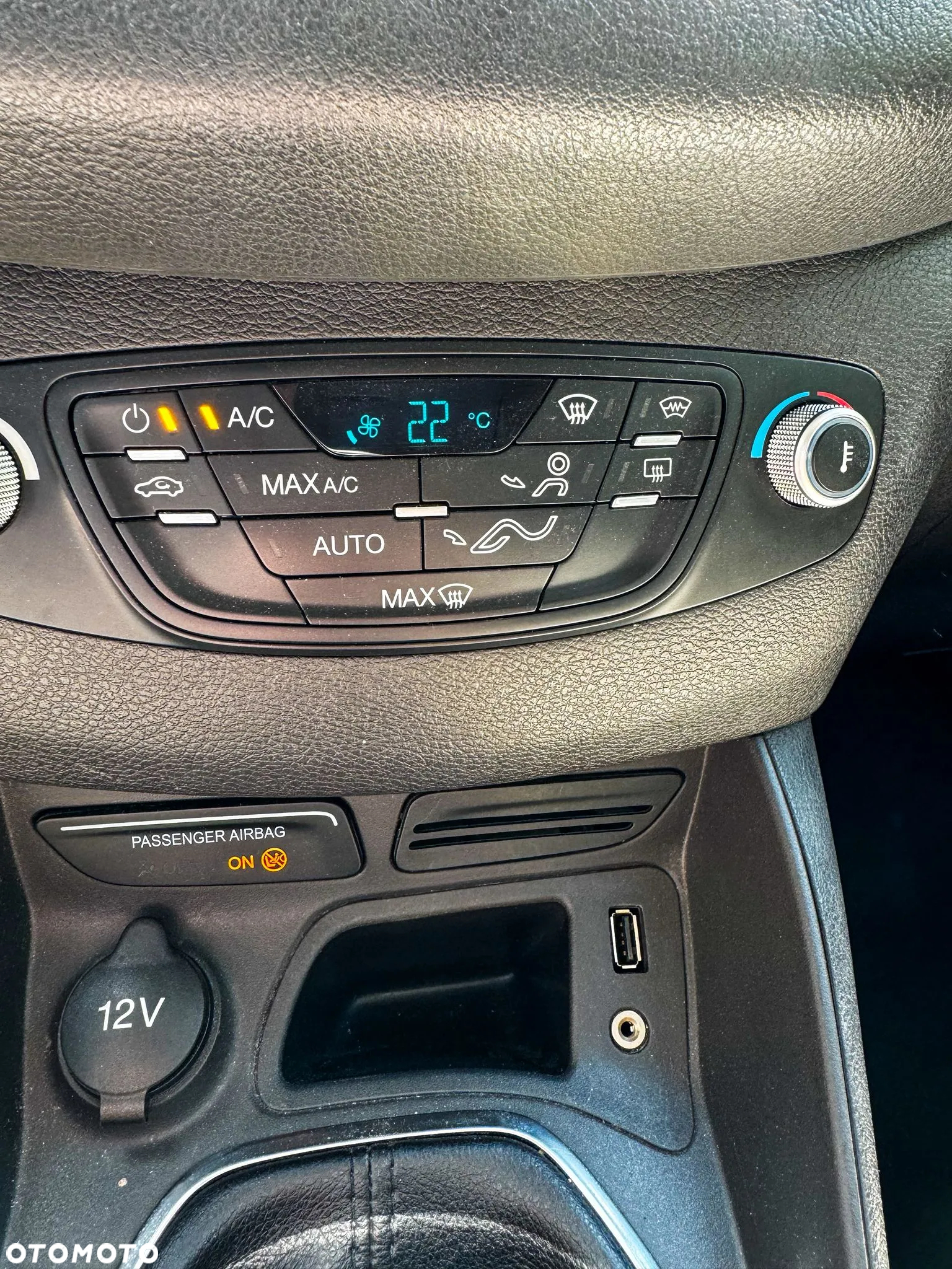 Ford Tourneo Courier 1.0 EcoBoost Titanium - 14