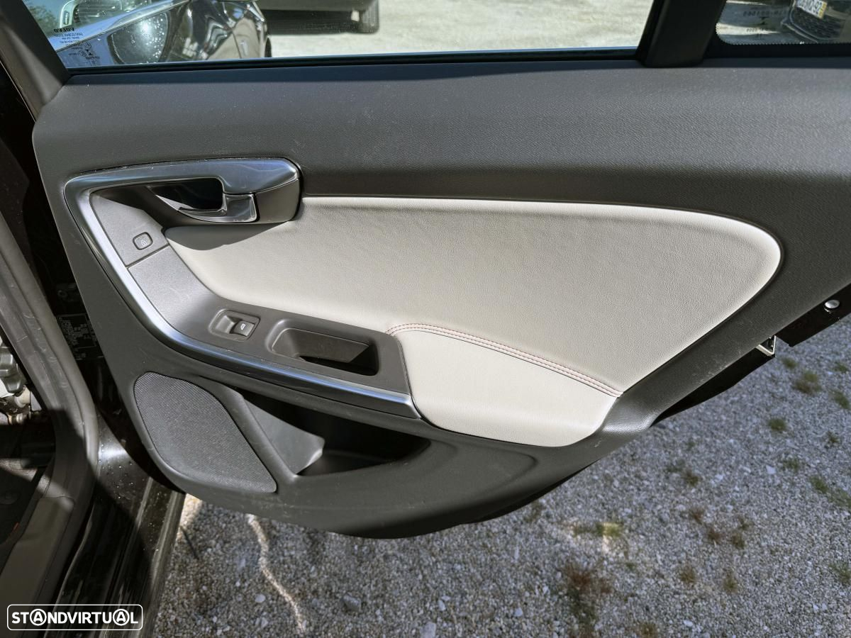 Volvo V60 2.0 D2 VOR Geartronic - 20