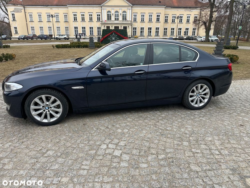 BMW Seria 5 528i xDrive Sport-Aut - 4