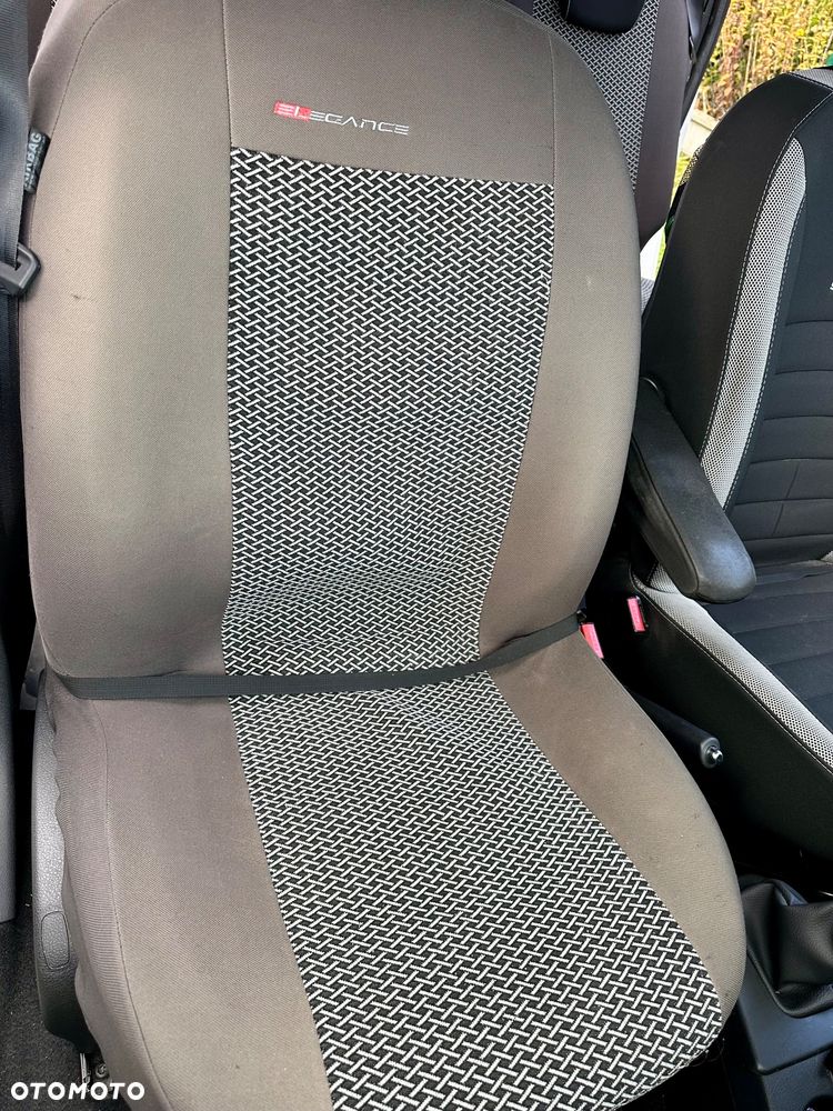 Dacia Lodgy 1.6 SCe Stepway S&S - 27