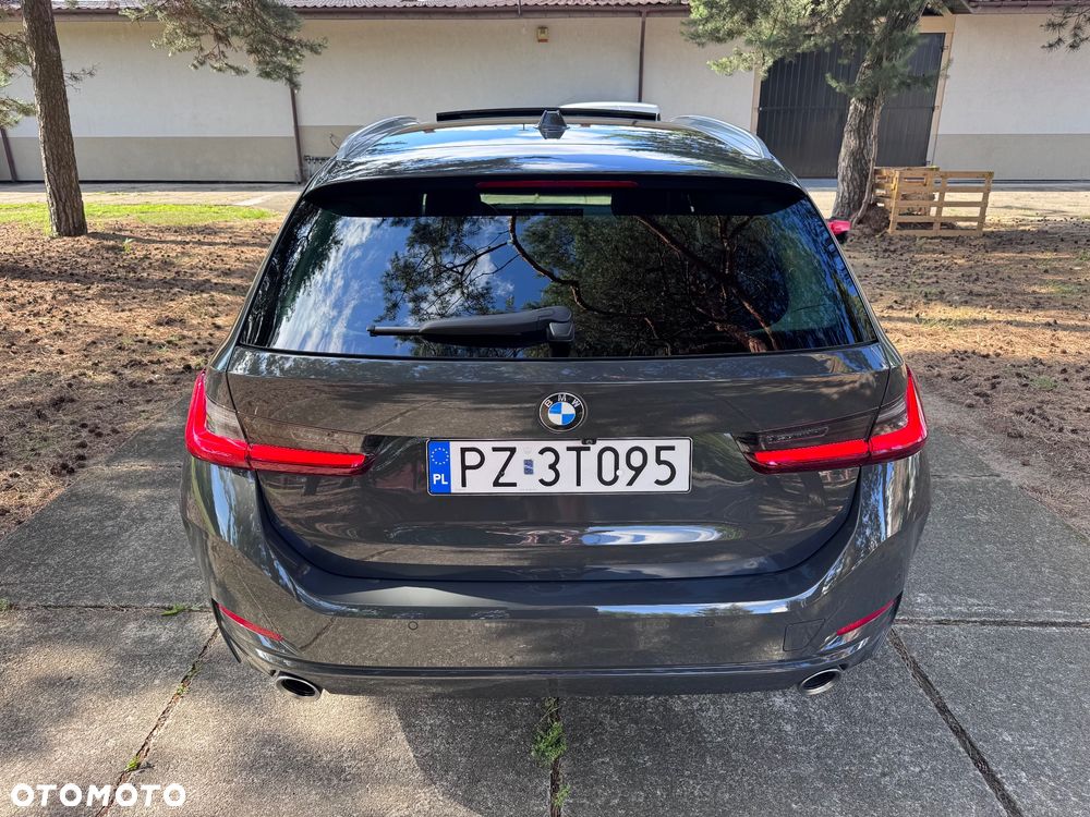 BMW Seria 3 320d xDrive Luxury Line sport - 9