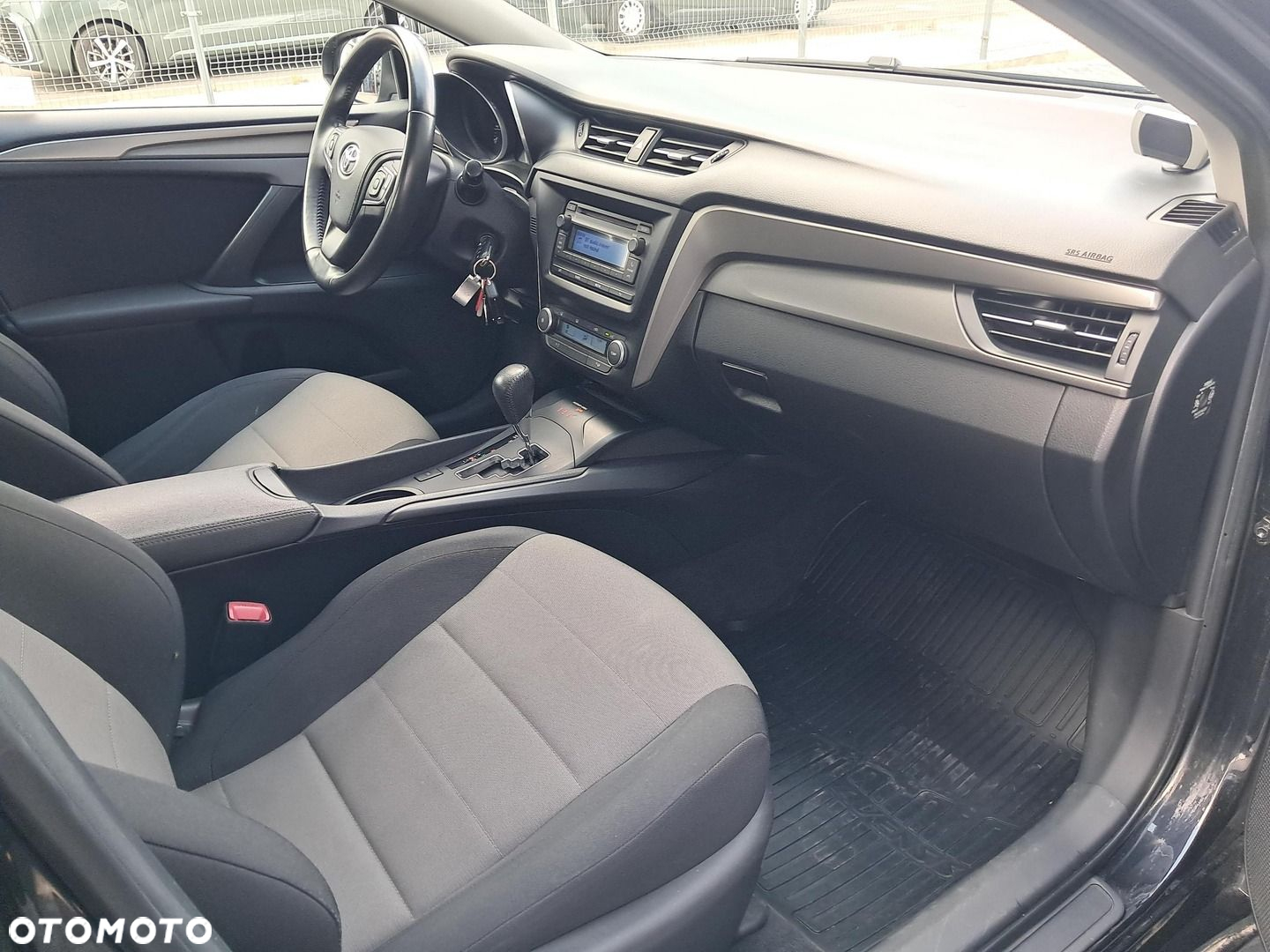 Toyota Avensis 1.8 Active MS - 12