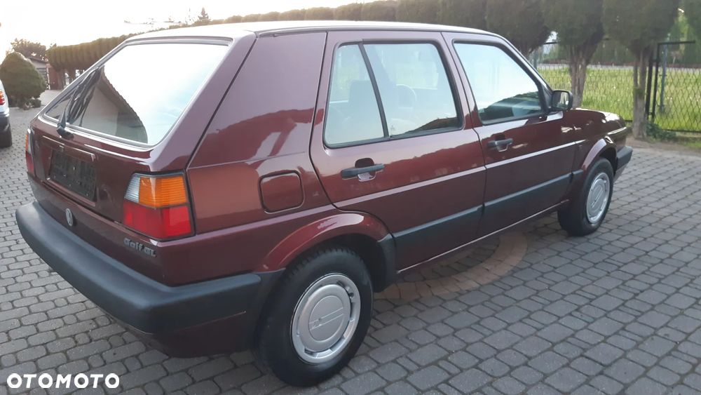 Volkswagen Golf 1.8 GL - 40