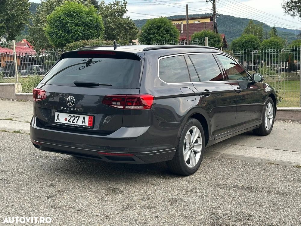 Volkswagen Passat - 4