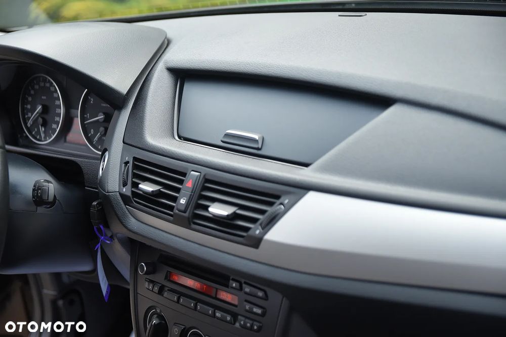 BMW X1 sDrive18i xLine - 30