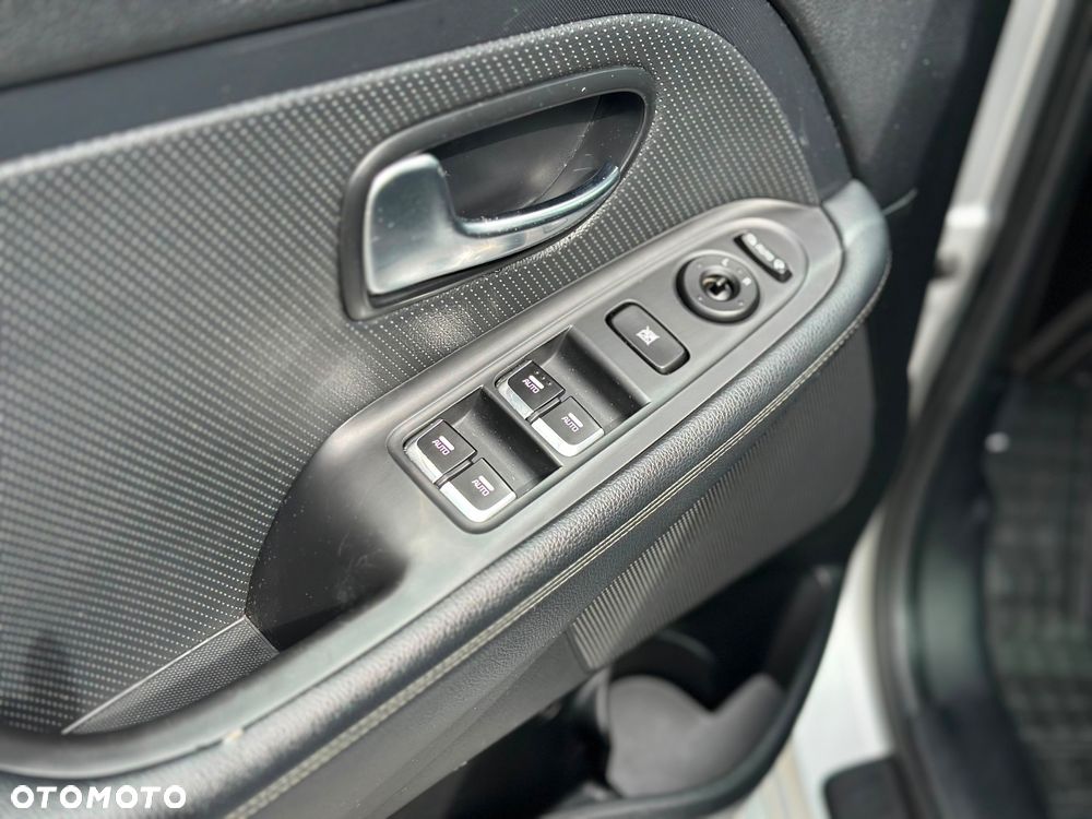 Kia Carens 1.7 CRDi 136 Fifa World Cup Edition - 21