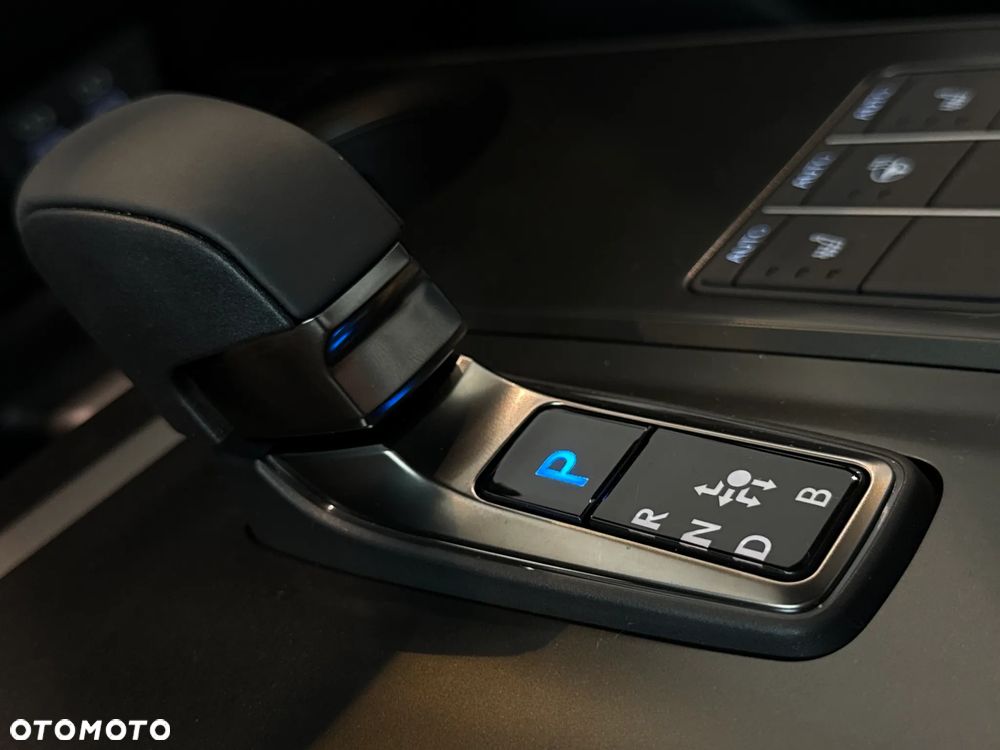 Lexus UX - 21