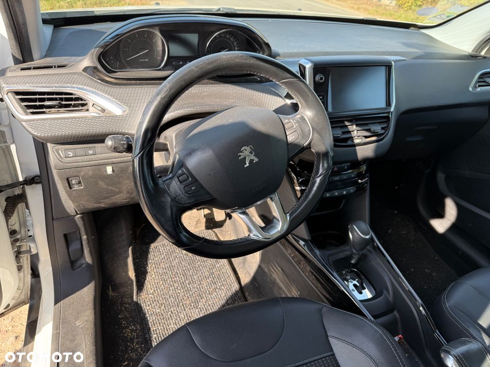 Peugeot 2008 1.2 Pure Tech Allure S&S EAT6 - 14