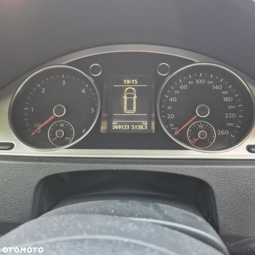 Volkswagen Passat 2.0 TDI 4Mot Highline DSG - 9