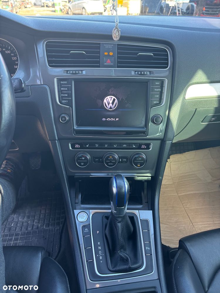 Volkswagen Golf e-Golf - 11