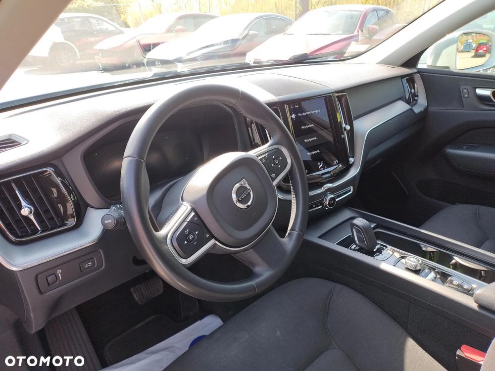 Volvo XC 60 B4 B Momentum - 10