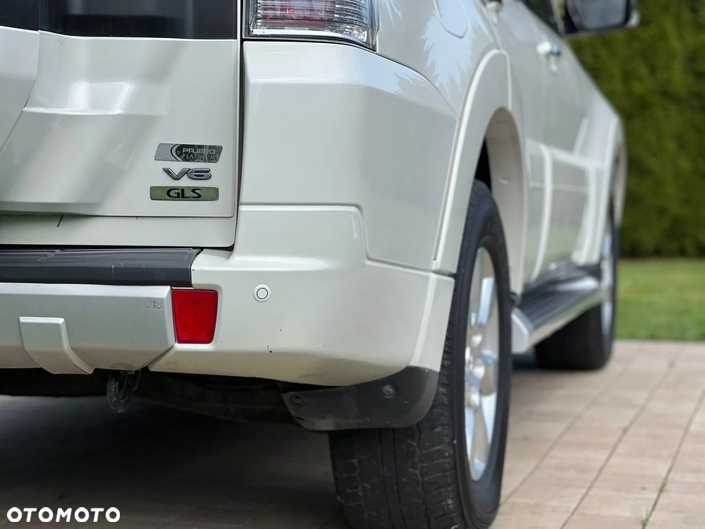 Mitsubishi Pajero - 8