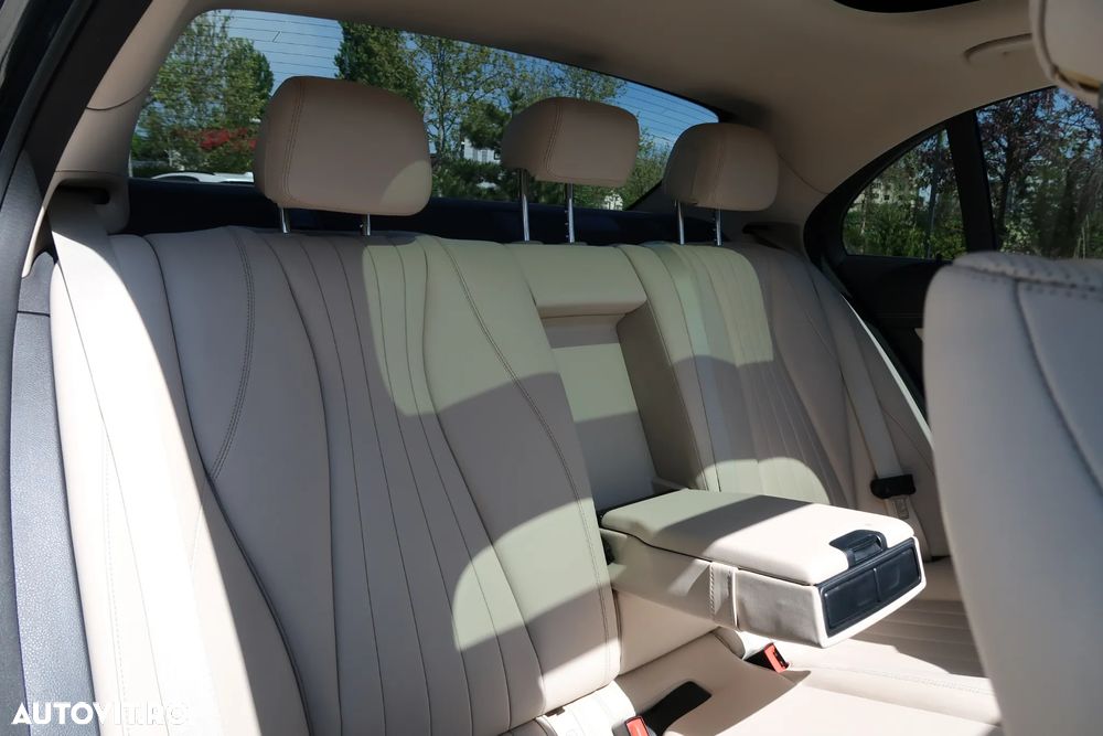Mercedes-Benz E 300 4MATIC 9G-TRONIC - 24