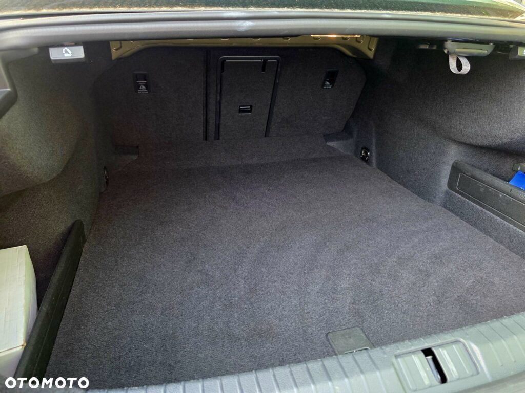 Volkswagen Passat 2.0 TDI EVO Business - 15