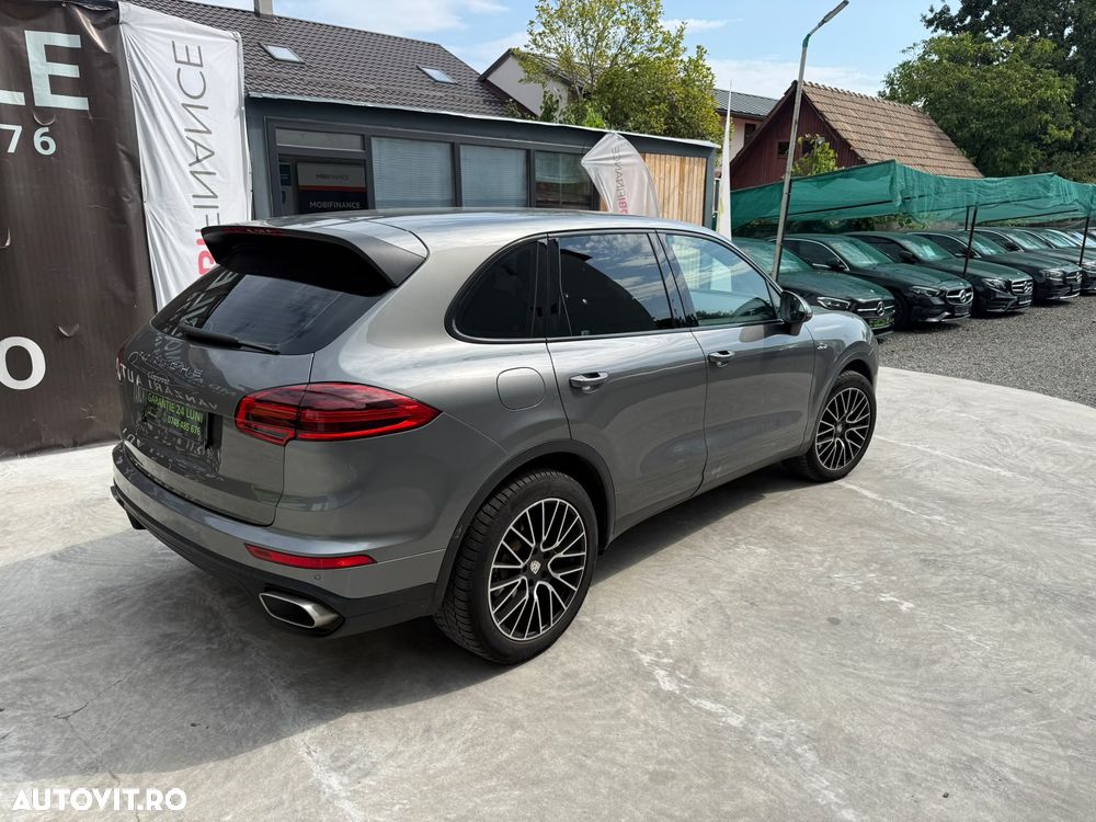 Porsche Cayenne - 21