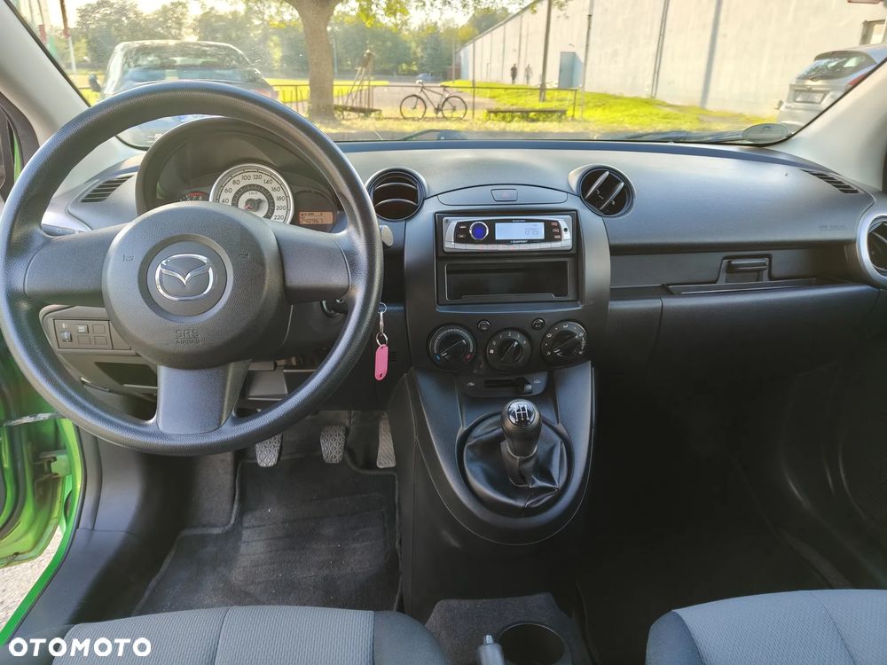 Mazda 2 - 10