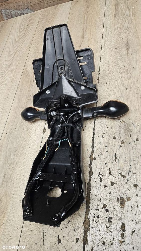 Uchwyt tablicy kierunkowskazy Honda Grom 125 - 12
