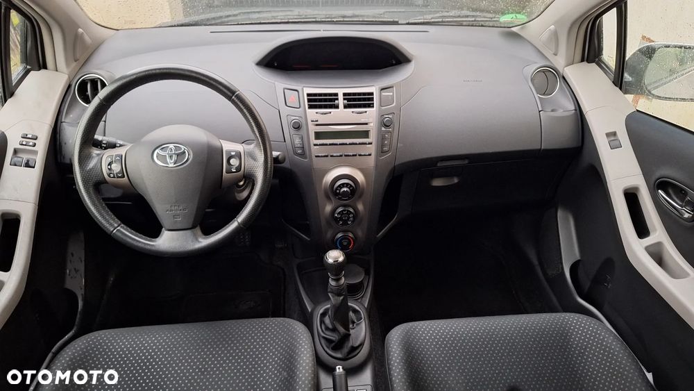 Toyota Yaris 1.33 VVT-i Cool - 13