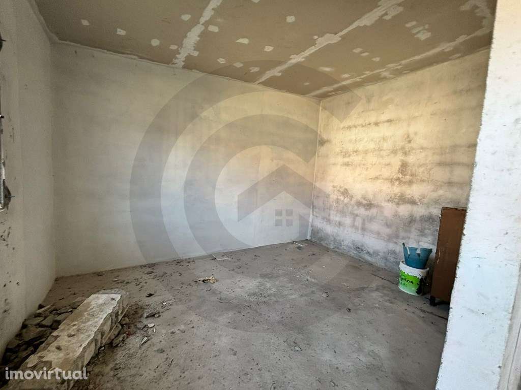 Terreno vedado com benfeitoria - Grande imagem: 5/9