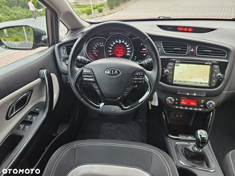 Kia Ceed 1.6 CRDi SCR L Business Line Plus - 24