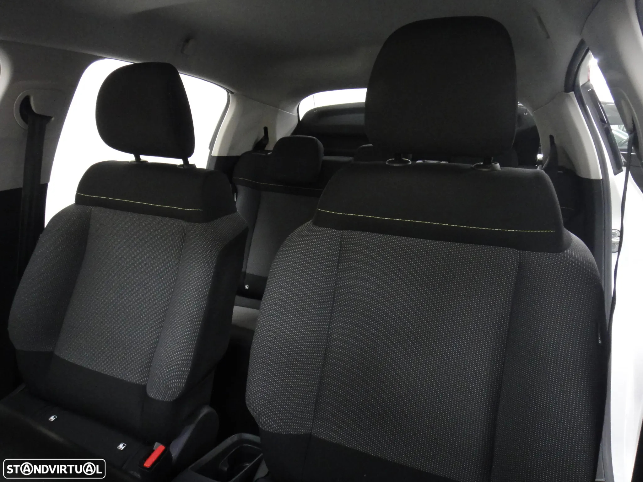 Citroën C3 1.2 PureTech Shine EAT6 - 11