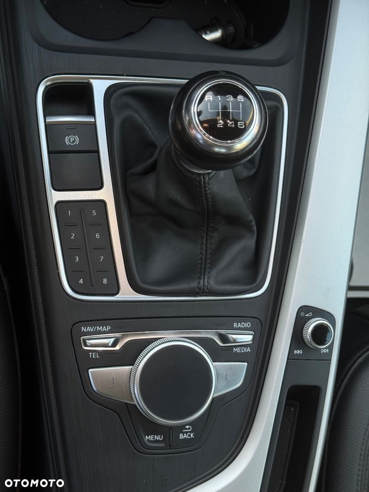 Audi A4 Avant 2.0 TDI Design - 14